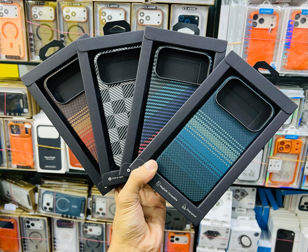 Ultra Strong Magnets Carbon Fibre Pattern Phone Case for iPhone  17 Pro Max Magnetic Wireless Charging Shockproof Protect Cover